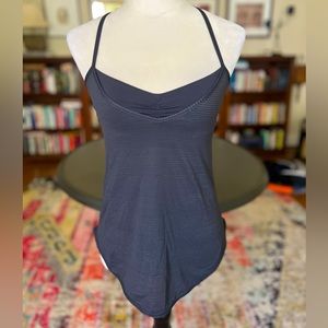 EUC Lululemon yoga top. Size SM